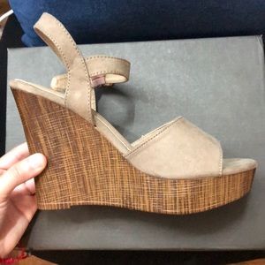 Cute causal platforms